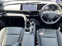 【インパネ全体】全方位で視界が広く、高い目線で運転もしやすいです！