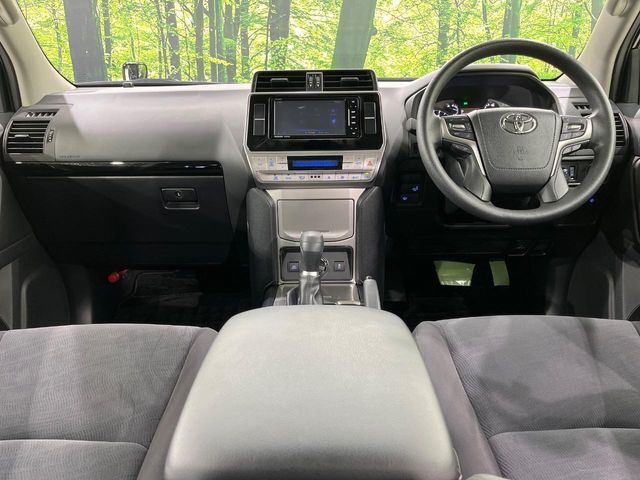 グループ総在庫数約30，000台！！全国の系列店からメーカー・車種問わずご紹介出来るので、あなたにピッタリのお車が見つかるはずです♪まずはお問い合わせ下さい☆