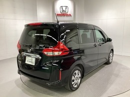 Honda認定中古車 U-Selectは3つの安心をお約束します。　1　Hondaのプロが整備した安心。 2　第三者機関がチェックした安心。　3　購入後もHondaが保証する安心。