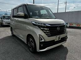 届出済未使用車なので、外装も内装も綺麗な状態です！