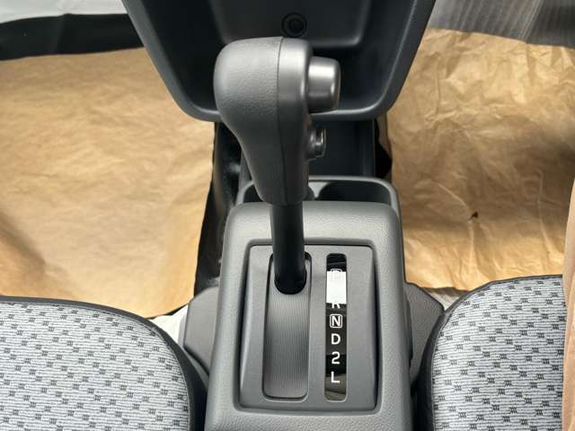 納車の前には心を込めて美装いたします！必要とあれば板金塗装・ワックスがけ・バフがけ磨き上げ・ヘッドライトの曇りも専用バフがけ！