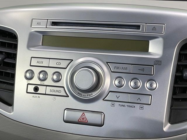 お好きな音楽を車内でお楽しみいただけます♪スピーカー交換・ウーハー追加などの音質向上や、最新ナビ・後席モニター等の取り付けも是非ご相談ください！