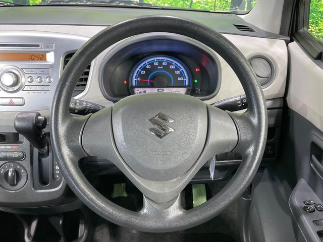 ステアリングも使用感が少なく、きれいな状態となっております♪