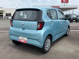 静岡ダイハツの中古車は、展示前に徹底した洗車や室内清掃を実施しております。