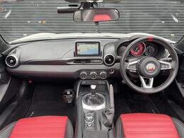 LIBERALAは、輸入車選びの新たなスタイルを提案するインポート・セレクト・ブランドです。オーナー様となる方がクルマから直接感じる感性を第一にした、最良の一台との出会いをコーディネートいたします。