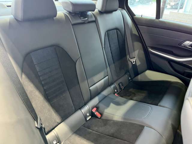 【展示場について】九州エリア最大級の展示場常時30台以上のBMWを展示しております。入庫する予定車両やNET掲載が間に合っていない車両も御座いますので是非一度お問い合わせ下さい。
