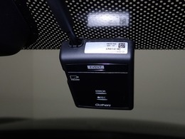 もしもの衝突の時、あなたの走行状態をしっかりと記録するドライブレコーダーも付いているので、万が一の時にも安心です。