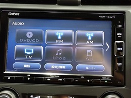 ホンダ純正ナビなのでダッシュボードにスッキリと収まっています。土地勘の無い所でも道に迷わず安心ですね！。AVも色々視聴でるのでドライブも楽しくなりますよ！