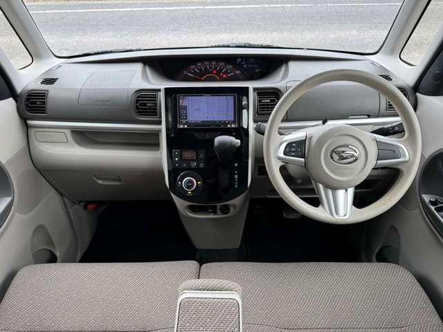 車内は嫌な匂いはなくきれいに使われています。禁煙車です。※禁煙車の定義は、非喫煙者によるタバコ臭のチェック、灰、吸い殻、黄ばみ汚れなど喫煙の形跡のない車両を言います。