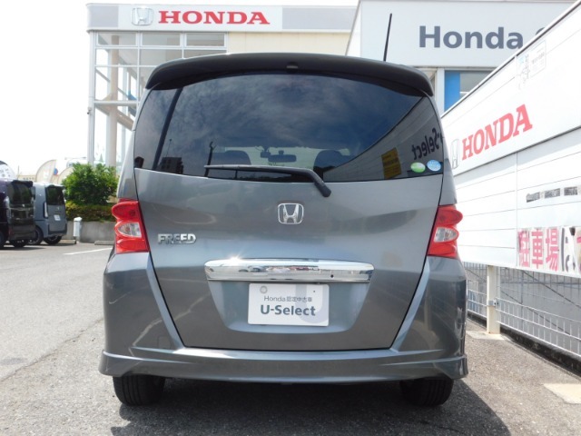 車輌後方です！ホンダ車のことでしたらぜひ当店へご相談ください！在庫確認や見積のご依頼はいつでも大歓迎です