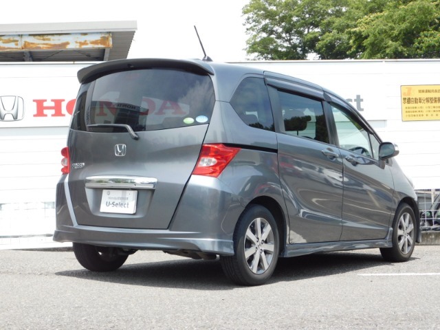 禁煙車になります！タバコの嫌な臭いもございませんのでご安心ください！