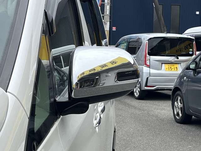 【電動格納ミラー】ドライバーの目線に合わせ、ミラーの上下左右調整が可能です☆