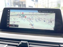 ●BMW純正ナビ:一体感のあるナビは、高級感ある車内を演出してくれます。Bluetooth再生などオーディオ機能も充実しておりますので、運転もより楽しめます♪