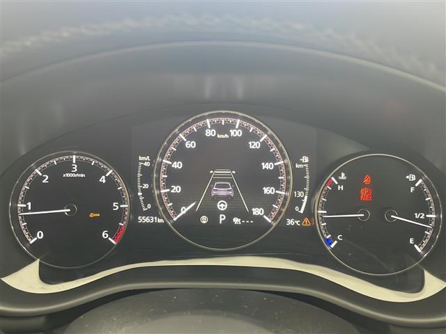 【スピードメーター】メーターがシンプルで見やすく運転しやすいですね！