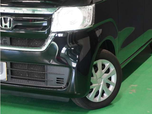 【ヘッドライト】省電力で長寿命の明るく運転しやすいLEDヘッドランプです。明るく照らすので暗い夜道からお客様を守ってくれます。