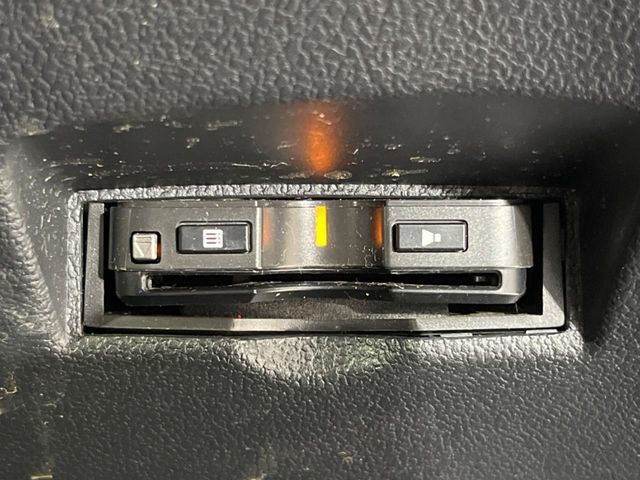 【ETC】高速道路の料金所をストレスなく通過！話題のスポットやサービスエリアに多い「スマートIC」利用時は必須のアイテムです。当店でセットアップを実施、ご納車当日からすぐにご利用いただけます！