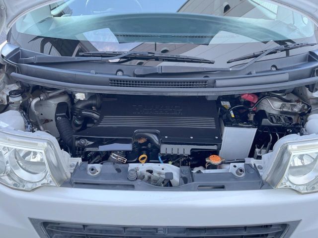 親切・丁寧な専門メカニックスタッフが応対！・車検・点検整備・事故等の修理などアフターサービスも安心。お車のカスタマイズもネクステージのサービススタッフまでご相談ください！