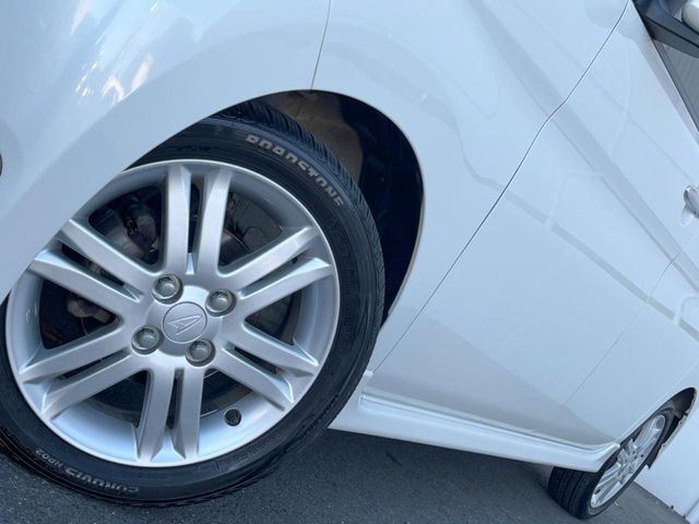 【純正15インチアルミホイール】外観にマッチした純正アルミホイールを装着しております。各種社外アルミホイールや、スタッドレスタイヤも取扱いしております。是非ご相談ください♪