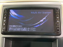 【純正ナビ】人気の純正ナビを装備しております。ナビの使いやすさはもちろん、オーディオ機能も充実！キャンプや旅行はもちろん、通勤や買い物など普段のドライブも楽しくなるはず♪