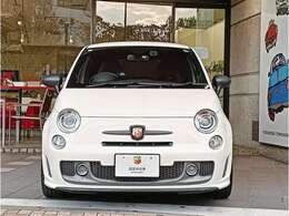 在庫車両は店舗から離れた保管場所にございます。ご来店の前にご連絡いただけますとスムーズにご覧いただけます。