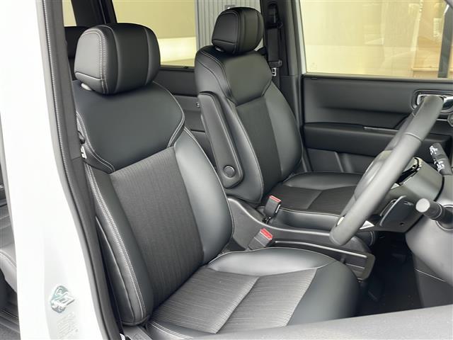 【運転席】座り心地が良いシートなので長時間の運転でも快適にお過ごしいただけます。新品のフロアマットのご注文も可能です。掲載箇所以外にご希望の写真がございましたらお気軽にお問い合わせ下さい。