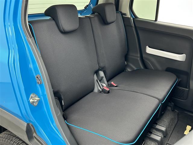 【後部座席】後席もゆったりドライブを楽しめます。ガリバーでご購入いただきましたら、内外装はプロこだわりのクリーニングで清潔なおクルマでご納車させていただきます！店舗での現車確認も承っています！