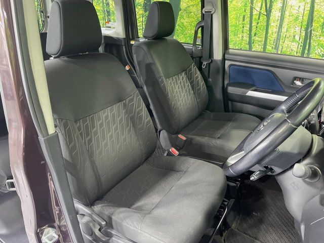 運転席シート廻りは使用感も少なく、良好な状態となっています。前オーナー様が丁寧に使っていたことがよくわかりますね。