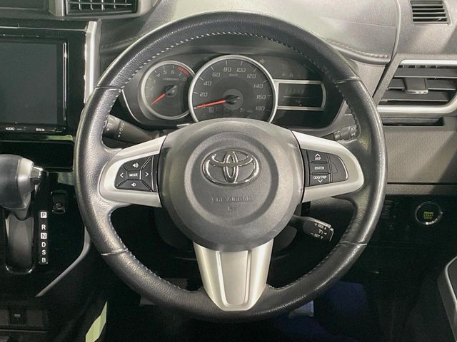 ステアリングも使用感が少なく、きれいな状態となっております♪