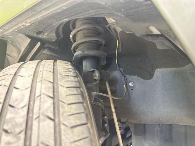 お車を安心してお乗りいただく為には、足回りの定期点検が欠かせません。サービスサポート（有償保証）では無料点検もご提供しており、安心のカーライフをお過ごしいただけるサポート体制が整っています。
