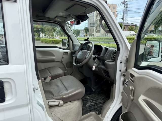 外装に傷凹みのある車両になります。現車確認をオススメしております。