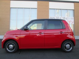 納車前には外装・内装のクリーニングを実施しております。クリーニングはご協力をいただいている業者様と共同でより良い品質を追求しております。※車両状態によっては店頭展示前に実施