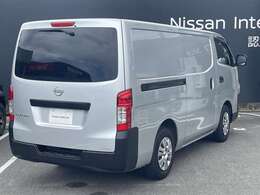 プライバシ-ガラスが装備されています。外を見るときは気にならずに、後方車両から車内が見えにくい設計です。