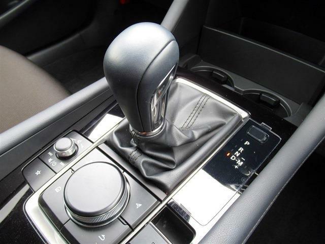 ACC・CarPlay・全周囲カメラ・フルセグナビTV・ETC・CD・DVD・Bluetooth・シートヒーター・ステアリングヒーター・コーナーセンサー・HUD・BSM