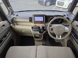 運転しやすいインパネ周りです。見やすいレイアウトで快適なドライブをサポート☆