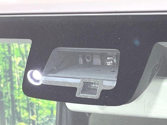 【スズキ　セーフティサポート】走行中に前方の車両等を認識し、衝突しそうな時は警報とブレーキで衝突回避と被害軽減をアシスト。より安全にドライブをお楽しみいただけます。