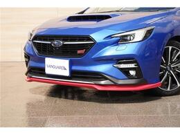 大人気ディーラーオプションのSTI製フロントアンダースポイラー（チェリーレッド）装備☆スバル車専用のSTIパーツ☆空力性能を高めるとともに、洗礼されたスポーティーなデザインで存在感を一層引き上げます☆