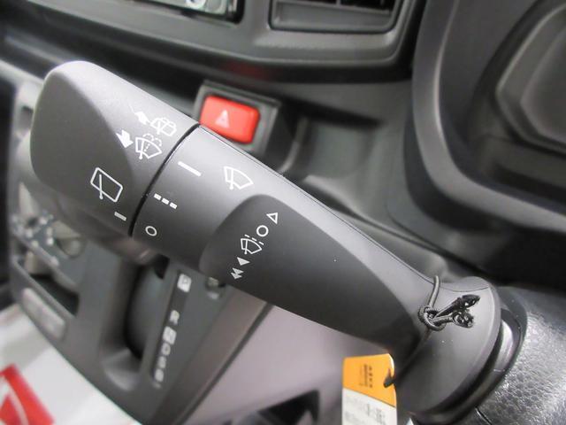 ダイハツディーラーでは「ダイハツ認定中古車」という基準を設け、車選びに詳しくないお客様でも「安心して選べる」をご提供しています。
