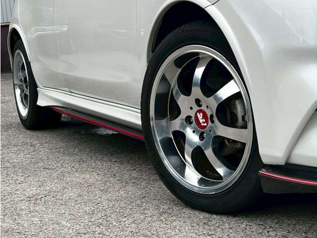 商品車両は全車試乗を行って頂けますのでお気軽にご相談下さいませ。ご試乗をご希望の際は、ご予約が必要になりますので、前日までにご予約をお願い致します。