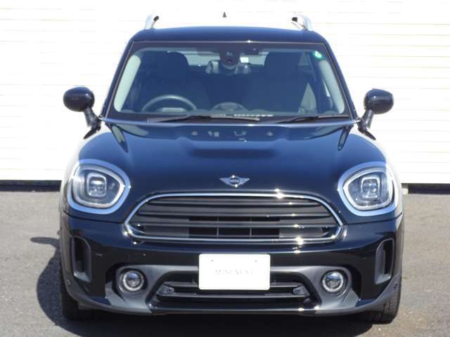 全国の正規ディーラーにて、対応可能な認定中古車保証付となります。アフターメンテナンスもお近くの正規ディーラーにて可能となりますので、ご安心してお選びいただけます。