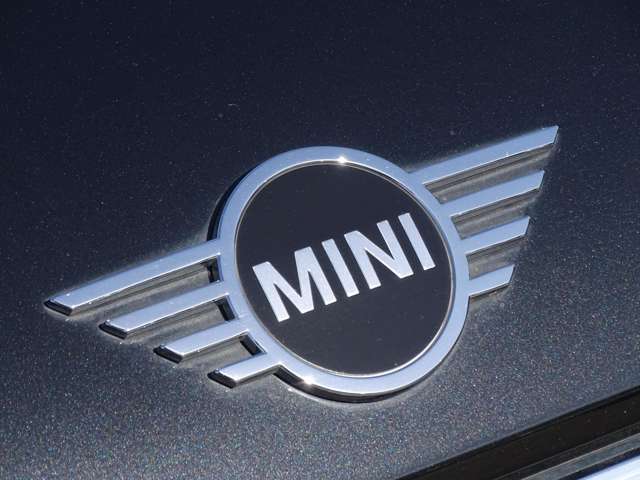 保証期間内は365日24時間体制で、万一の故障の際などさまざまなトラブルに対応するエマージェンシー・サービスも付帯！！