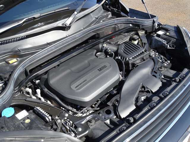 他社では車両価格が安くても膨大な諸経費で総支払額が高いケースが多く見受けられます…当社では整備費＆保証料込価格になりますのでご安心です♪