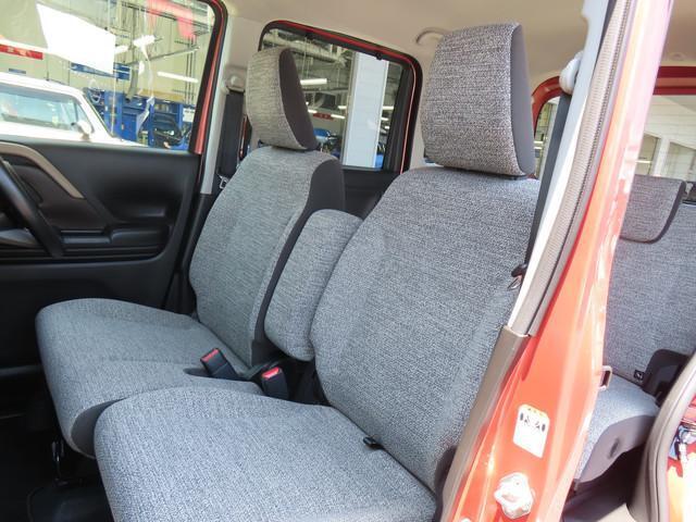 全車消毒済み。納車時にはもう一度キレイにいたしますので安心してお乗りいただけます。ベンチシートで足元すっきり！