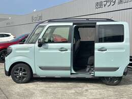 両側パワースライドドア