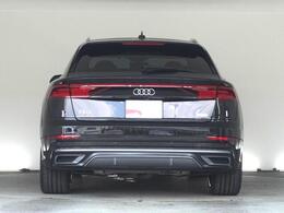 AUDIデザインはリアビューもエレガントで存在感があり、LEDを使ったテールランプも視認性高くデザイン的アクセントになってます。