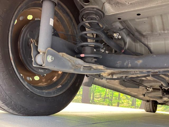 お車を安心してお乗りいただく為には、足回りの定期点検が欠かせません。サービスサポート（有償保証）では無料点検もご提供しており、安心のカーライフをお過ごしいただけるサポート体制が整っています。