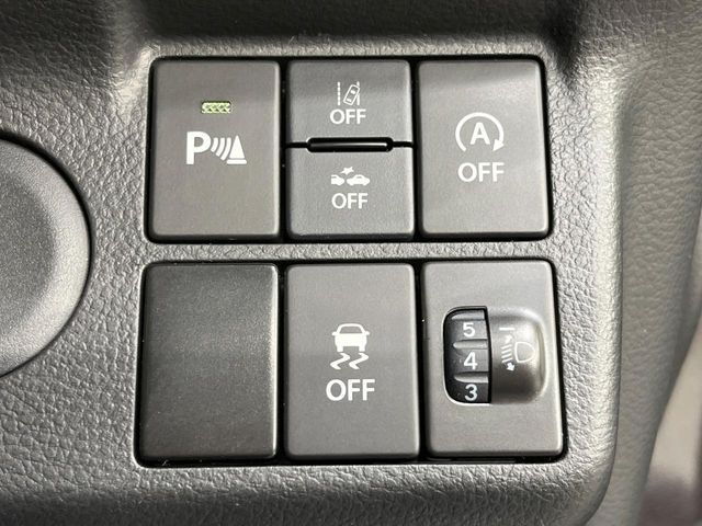 【シートヒーター】寒い日に重宝するシートヒーター！エアコンより早く温まってくれるので寒がりの人も安心ですね♪エアコンの温風は乾燥するから苦手、という方にもをおすすめです。