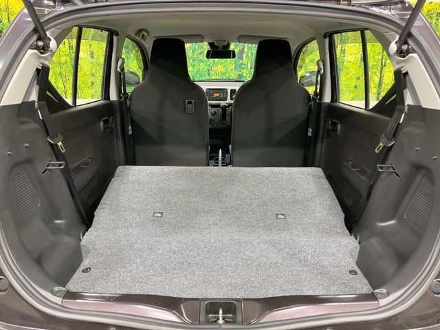 普段のお買い物や通勤、送迎等に十分な荷室スペースを確保しております。セカンドシートを倒すと、大きな荷物の積載も可能です♪
