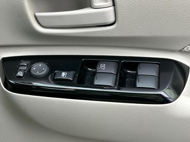 お車に合わせて無料保証以外にも、保証範囲、期間、距離を拡充させた有料保証もご用意しております！中古車の購入が初めてで不安・・・というお客様もご安心ください！