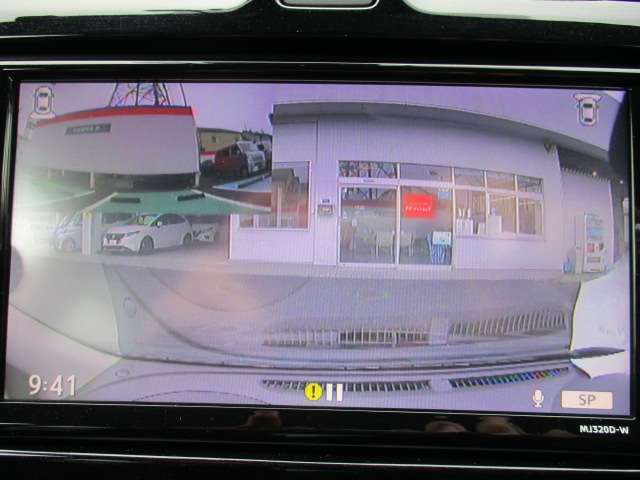 ナビゲーション連動タイプの衝撃検知機能付きドライブレコーダーを前後に装備しています☆万が一の事故時の記録を残すと共に、安全運転の意識も高まります！！また旅行の思い出作りにも一役買いますね♪