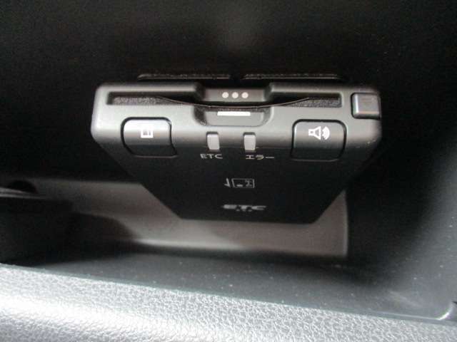 ETC装着済み！高速道路の料金所もスムーズに通過できます♪ご納車時点ではセットアップした状態でお渡しいたしますので、お客様の方で面倒な手続きは一切ございません！ETC2.0への交換も承ります♪